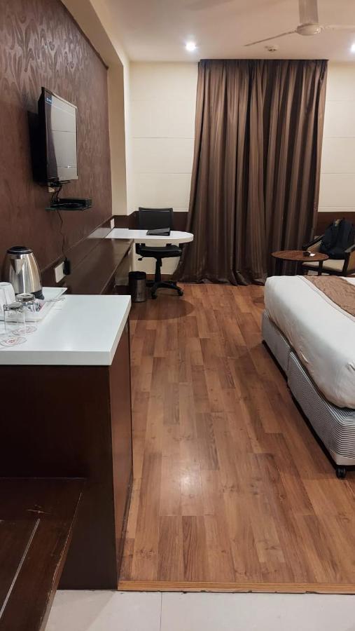 Hotel Casaya Inn Chinhat Zewnętrze zdjęcie