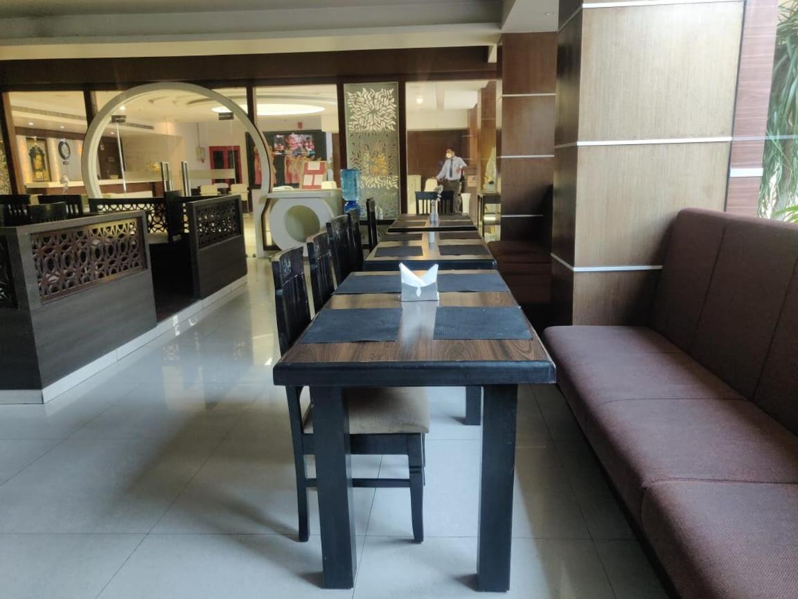 Hotel Casaya Inn Chinhat Zewnętrze zdjęcie