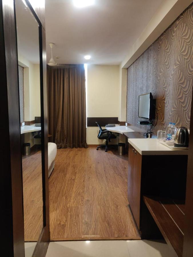 Hotel Casaya Inn Chinhat Zewnętrze zdjęcie