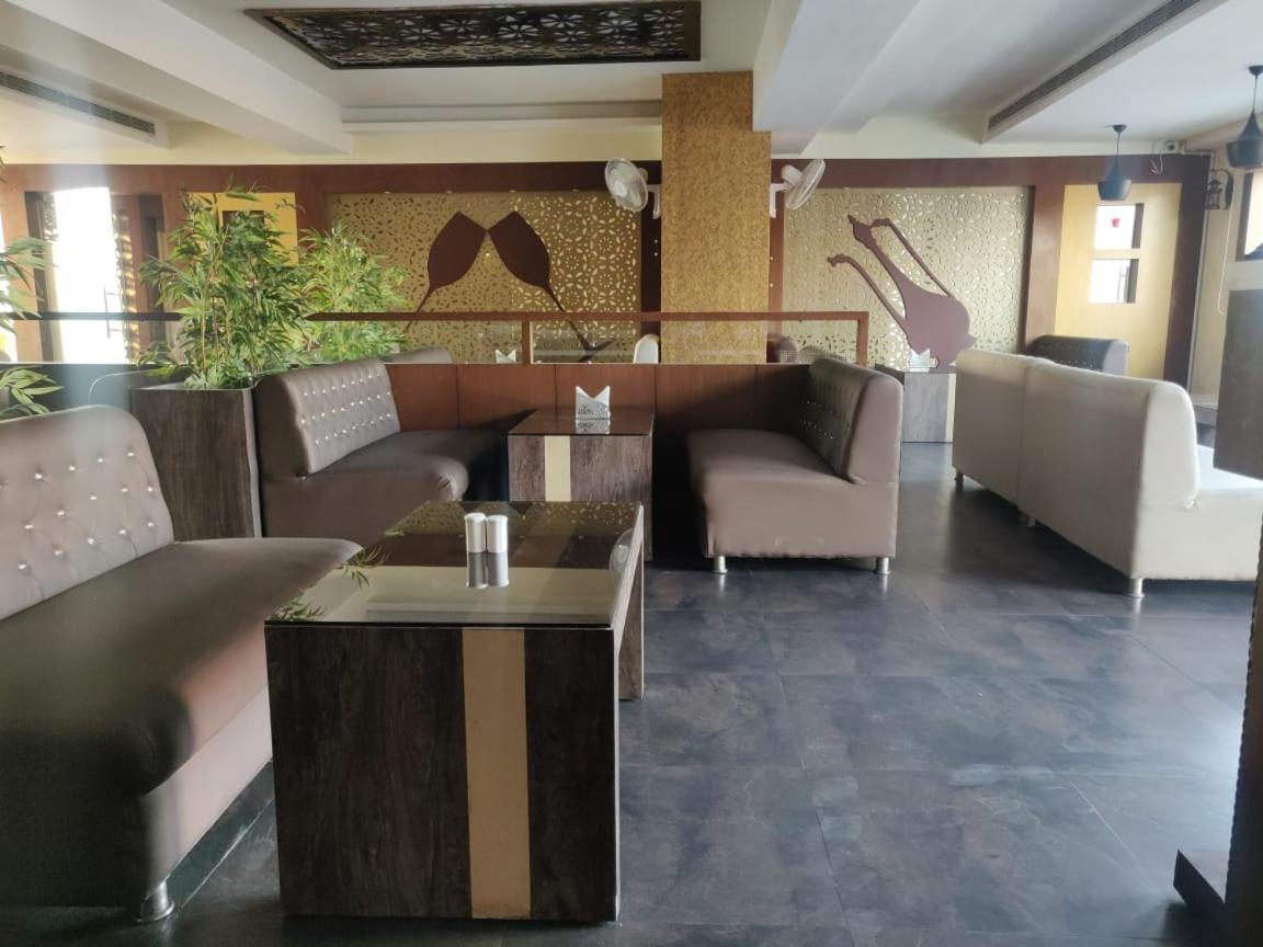 Hotel Casaya Inn Chinhat Zewnętrze zdjęcie