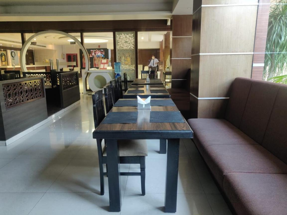 Hotel Casaya Inn Chinhat Zewnętrze zdjęcie