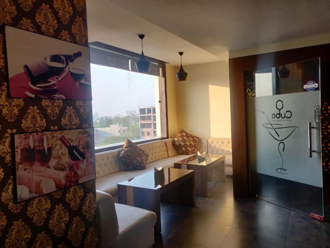 Hotel Casaya Inn Chinhat Zewnętrze zdjęcie