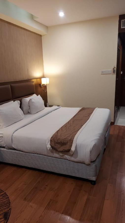 Hotel Casaya Inn Chinhat Zewnętrze zdjęcie