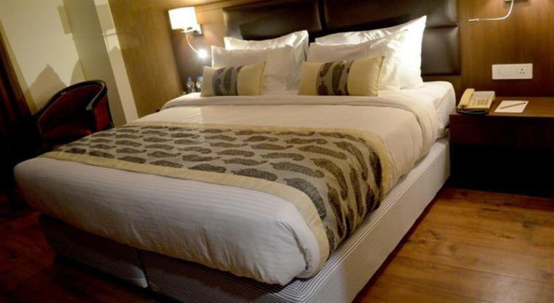 Hotel Casaya Inn Chinhat Zewnętrze zdjęcie