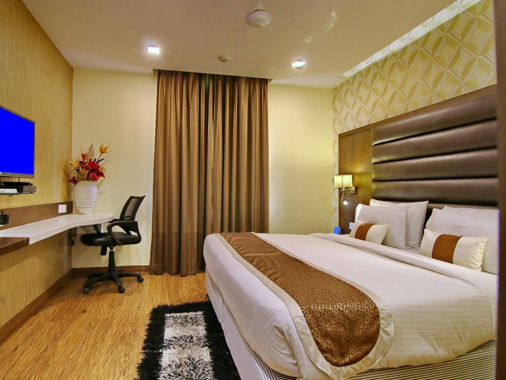 Hotel Casaya Inn Chinhat Zewnętrze zdjęcie
