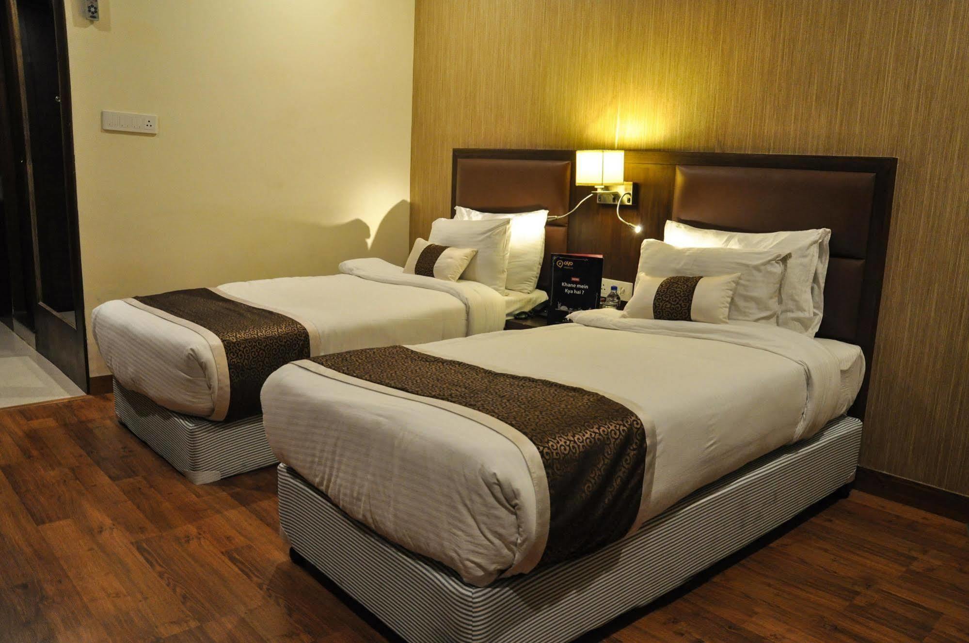 Hotel Casaya Inn Chinhat Zewnętrze zdjęcie