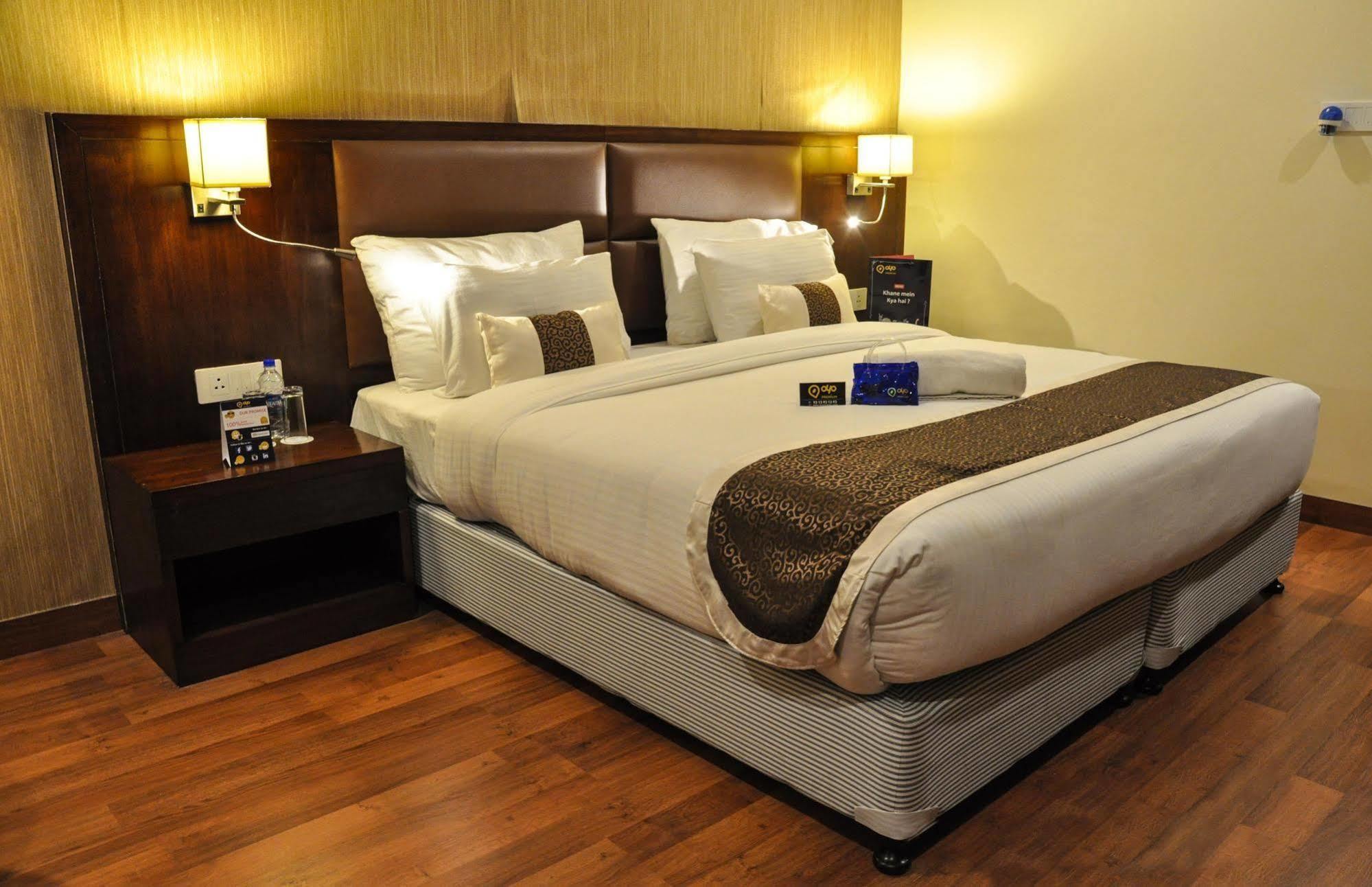 Hotel Casaya Inn Chinhat Zewnętrze zdjęcie